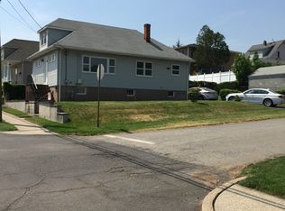 141 Grove St, Elmwood Park, NJ 07407