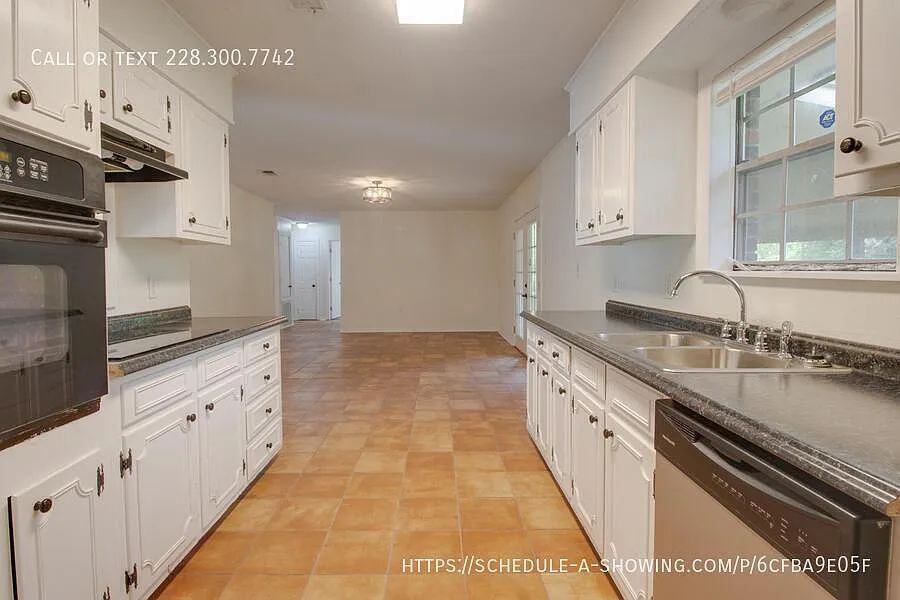 3 bed, 2000 sqft, $1,795 — Photo 4