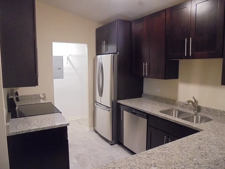1334 Cunat Ct #2B — Photo 12