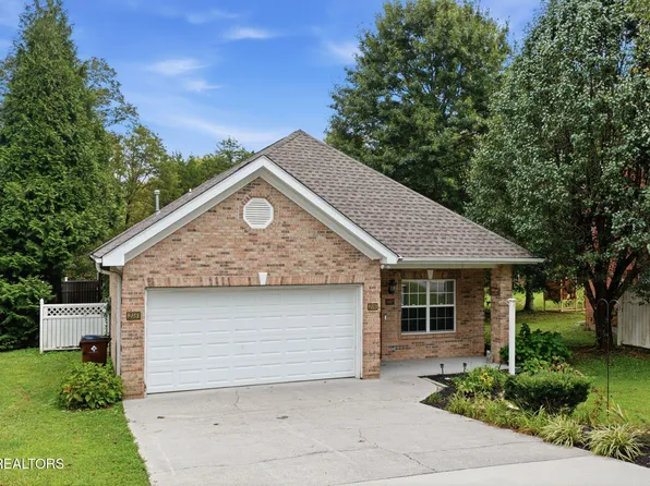 216 Sweet Gum Ln, Oak Ridge, TN 37830
