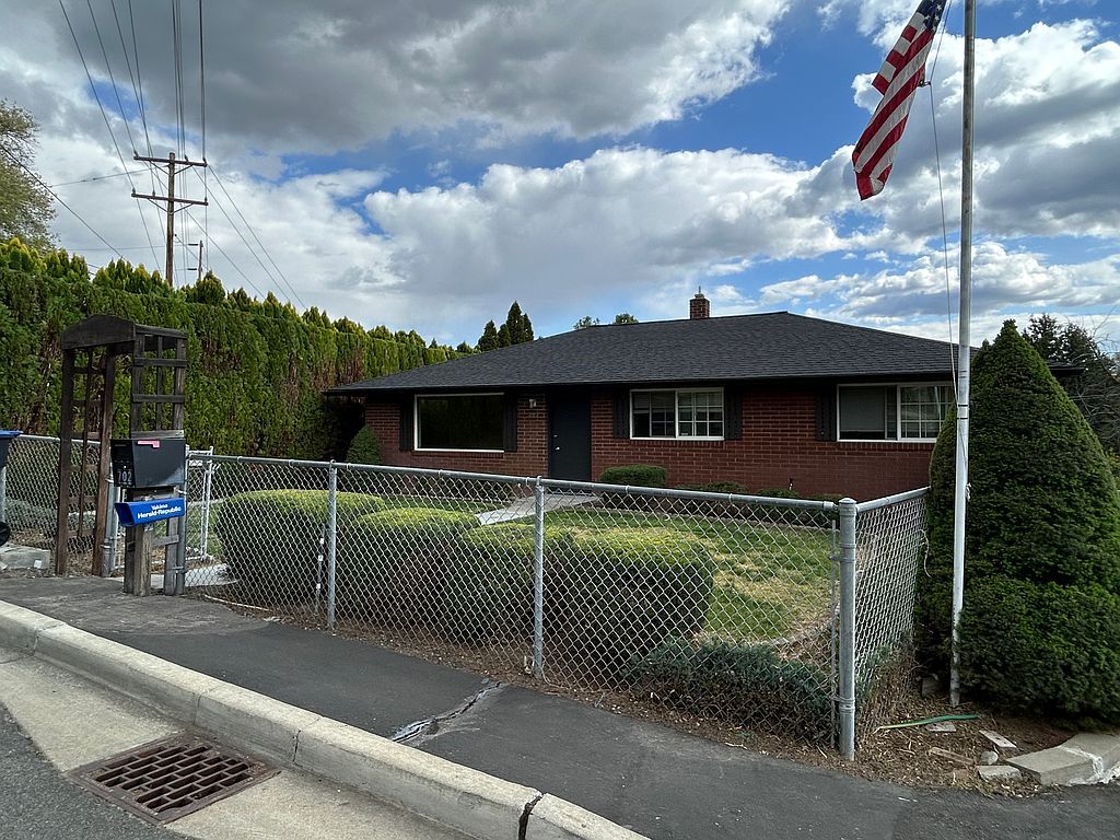 702 W Cherry Ave - Property Image