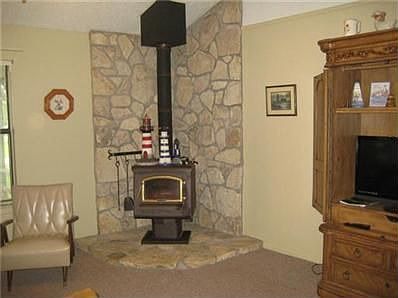 3rd image of 708 County Road 128