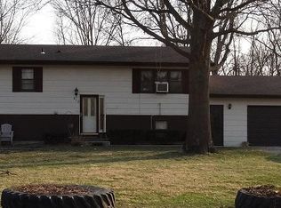 410 E Harris St, Sturgeon, MO 65284
