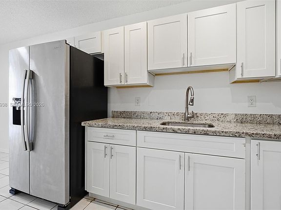 3rd image of 873 SW 10th St