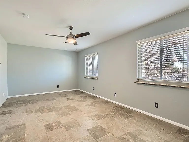 733 Strawberry Pl — Photo 18