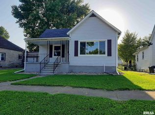 209 N 20th St, Herrin, IL 62948