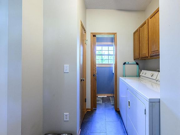 3rd image of 304 Terrace St