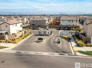 3630 Parkstone Way, Clovis, CA 93619