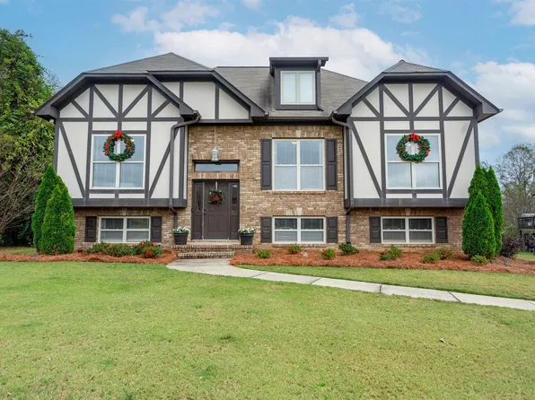 1864 Parc Ridge Cir, Warrior, AL 35180