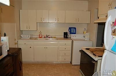 4th image of 58 Glenwood Dr