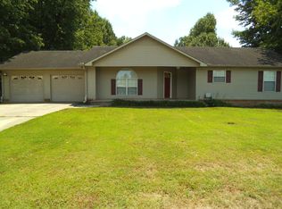1214 Roberts Dr, Paragould, AR 72450