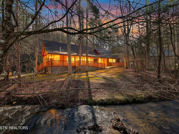 2673 Cedar Falls Way, Sevierville, TN 37862