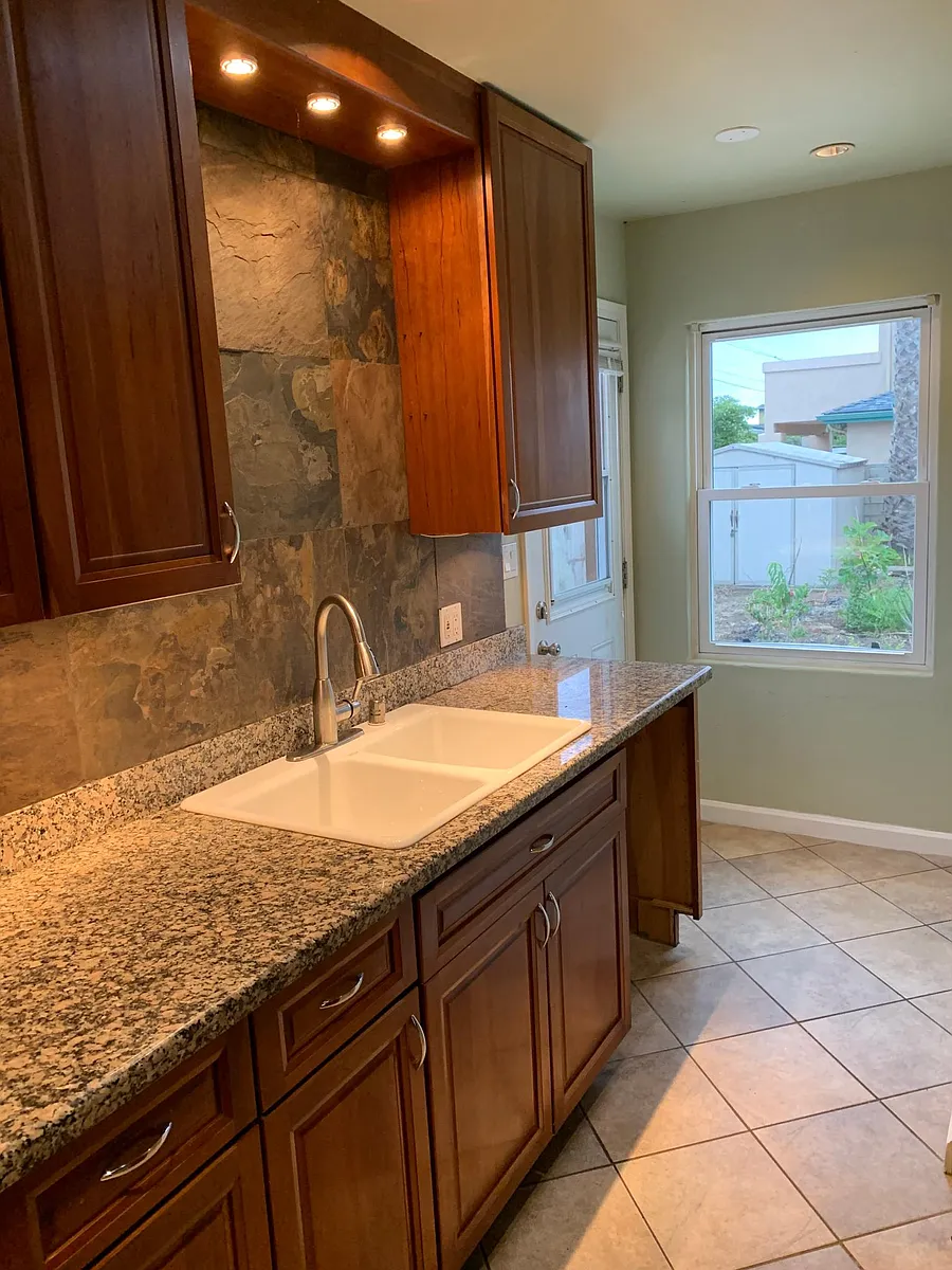 Building Photo - 656 Corvina St