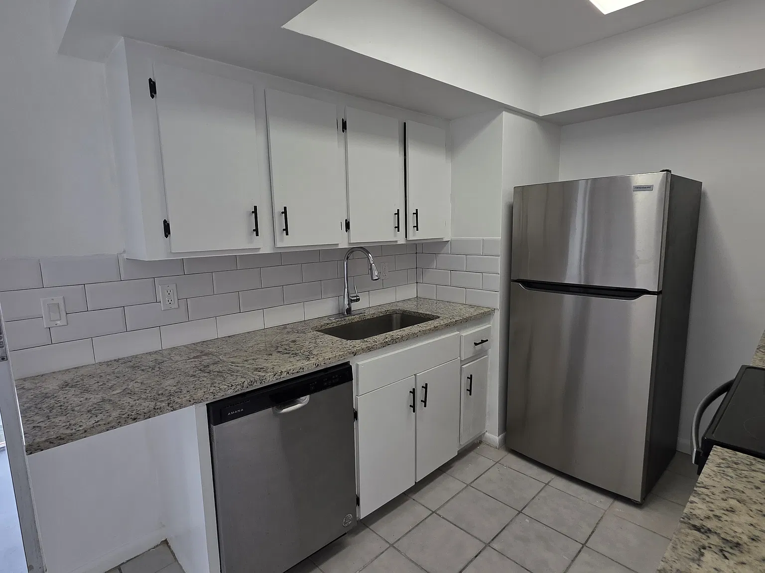 2 bed, $1,975 — Photo 2
