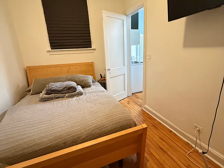 1740 W Division St #2F — Photo 12