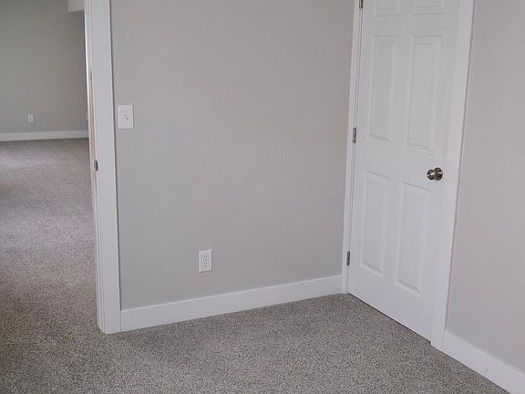 5th image of 348 W Plum Pl