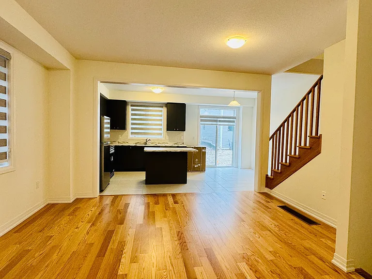 52 Cresthaven Hts — Photo 5