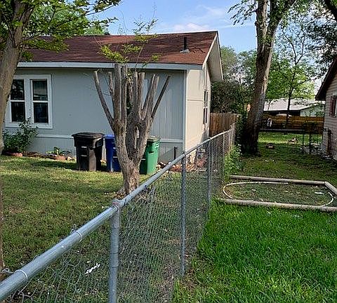 3rd image of 2115 W Wildwood Dr