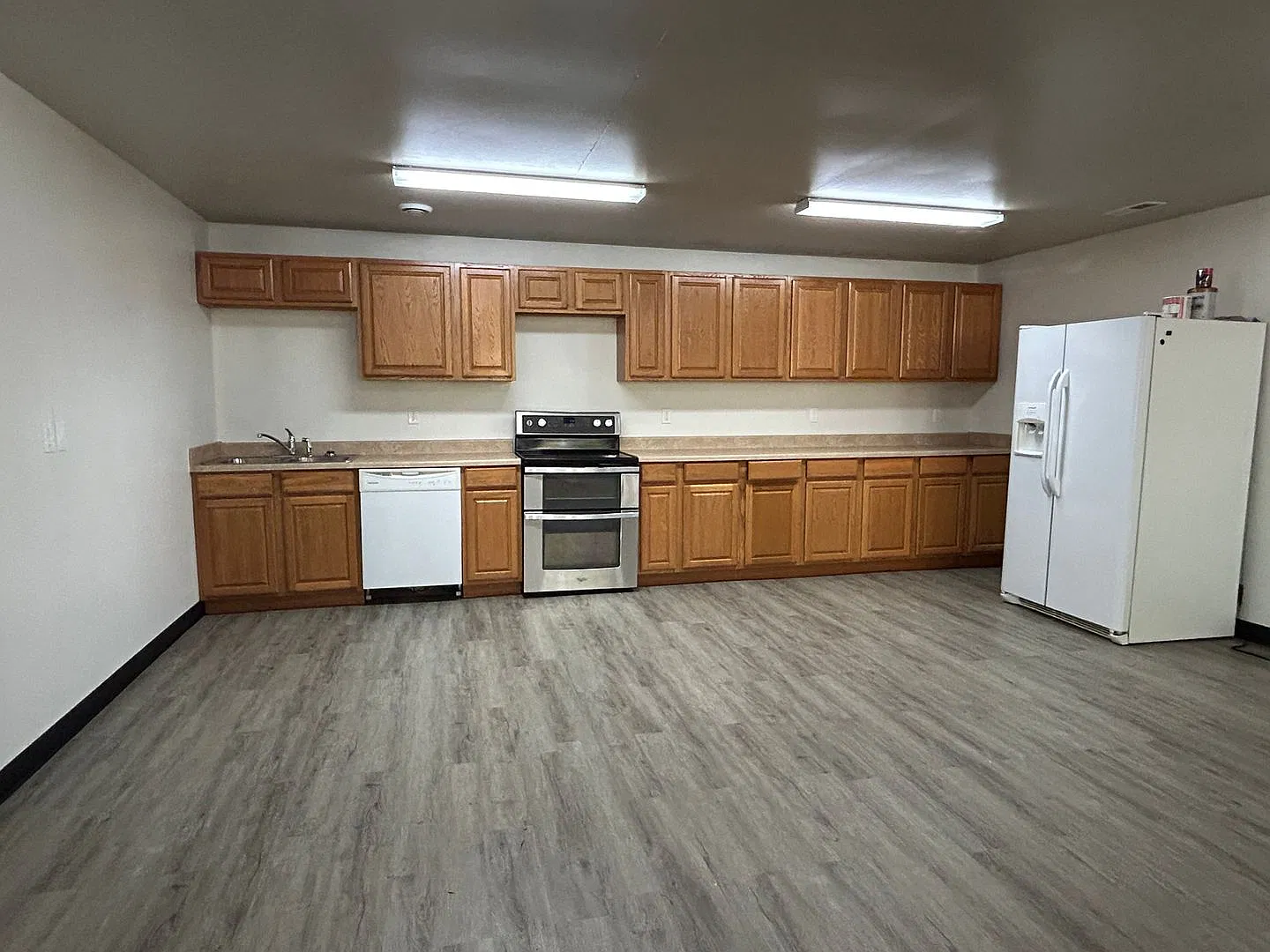 4 Bedroom, Two Bathroom Home — Photo 4