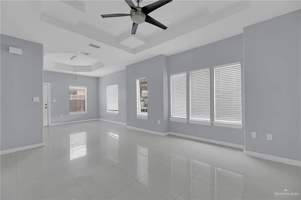 Building Photo - 2706 Larkspur Ave #1