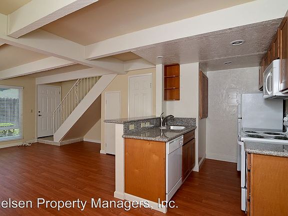 3rd image of 2608 Q St APT 05