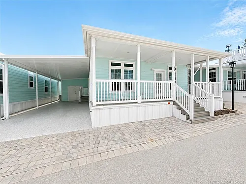 35 NE Nautical Dr Photo 1