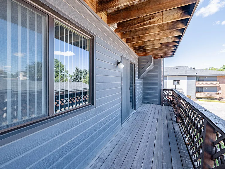 Applewood Pointe Apartments — Photo 33