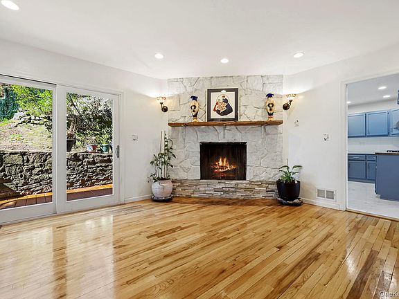 4th image of 10 Highridge Road