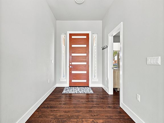 4th image of 908 Rocky Spring Rd