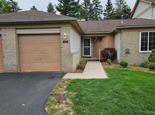 35571 Pheasant Ln, Westland, MI 48185