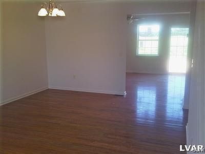 5th image of 905 Graystone Cir #96