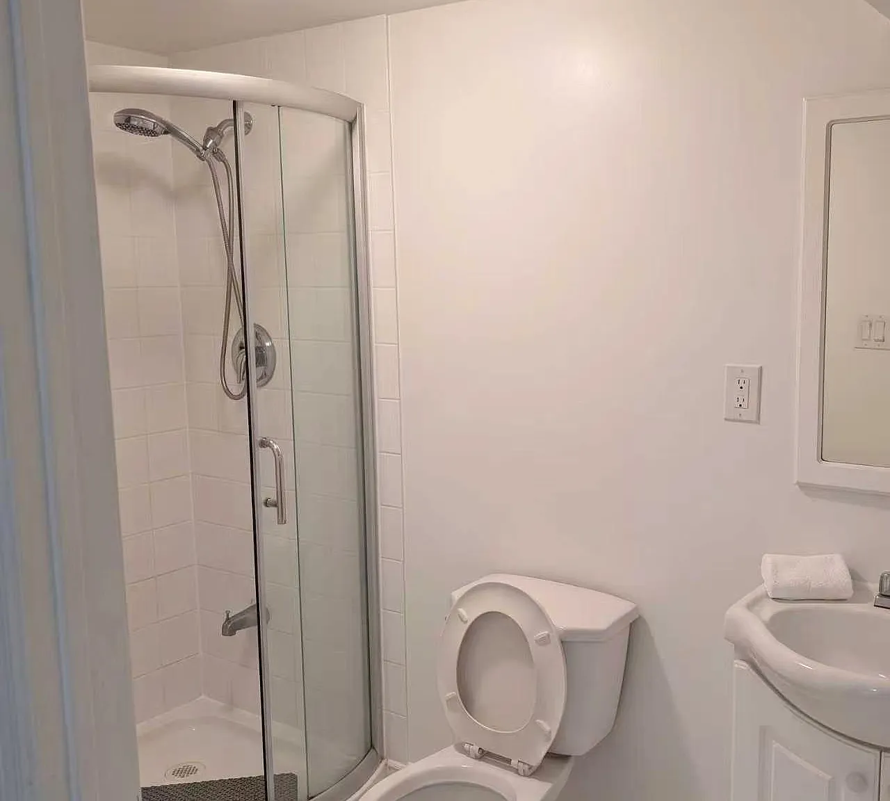 2 bed, $1,400 — Photo 4