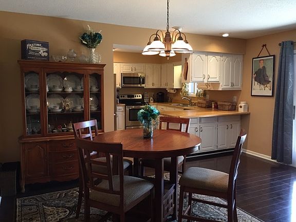 5th image of 13 La Plas Dr #U