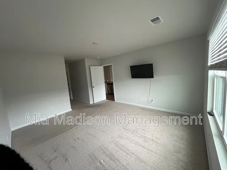 214 Barbados Rd — Photo 11