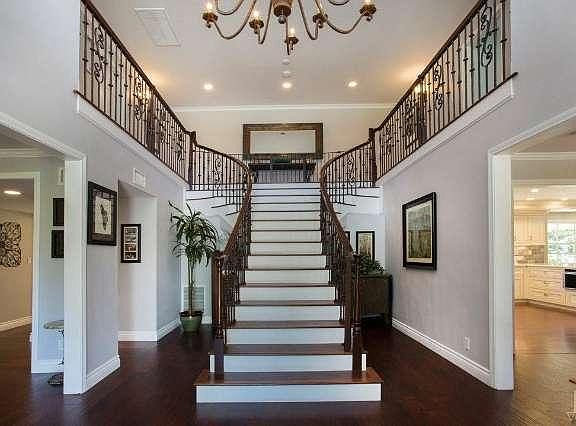 4th image of 31504 Germaine Ln