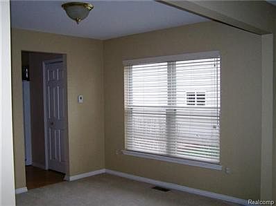 5th image of 485 Boulder Lake Dr