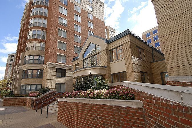 Lexington Square