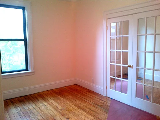 Rented by Siderow Residential Group | media 25