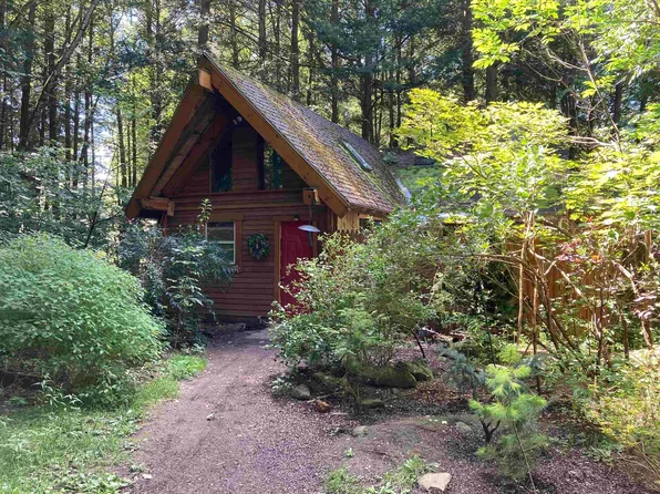 1904 Furnace Road, Pittsford, VT 05763