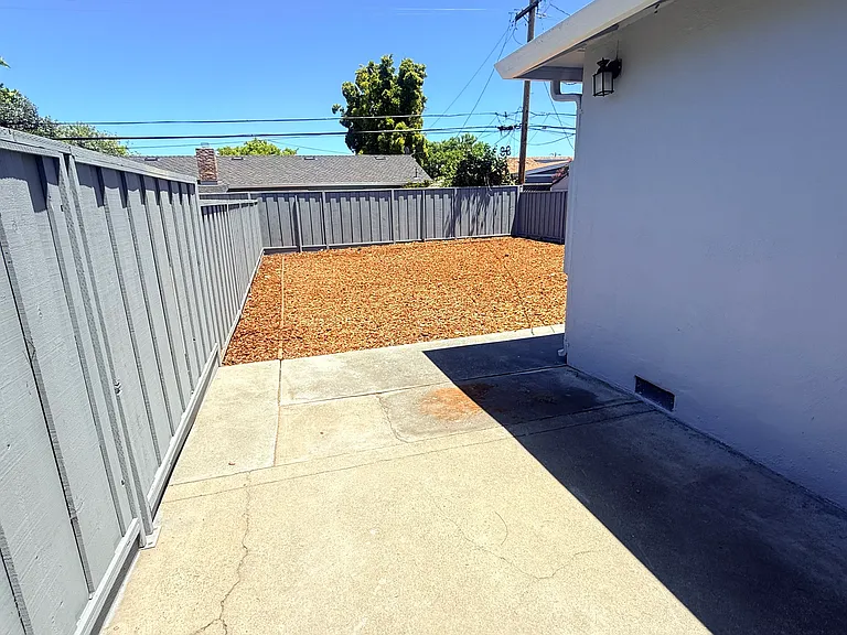2790 Union Ave — Photo 14