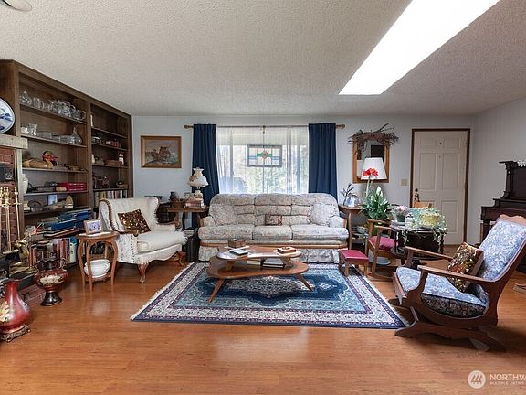 2nd image of 371 Flora Place