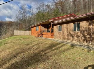 215 Buffalo Creek Rd, Williamson, WV 25661