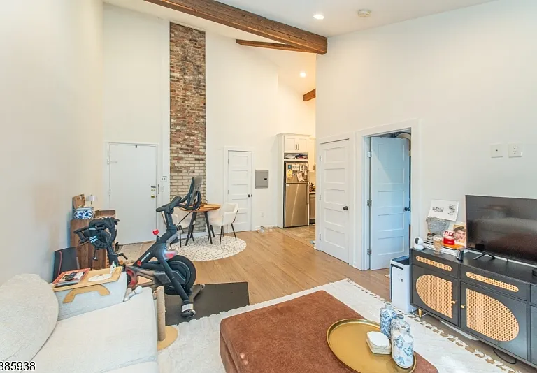 378 Claremont Ave #8 — Photo 8