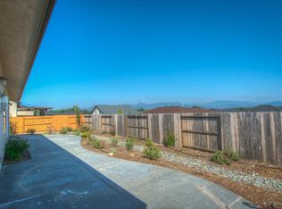 562 Grants Pass Pl, Redding, CA 96003
