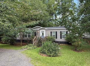 543 Lakeshore Dr, Jackson, GA 30233