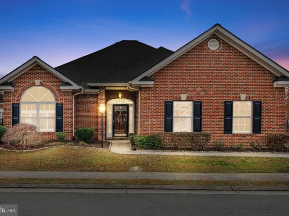 238 Carriage Chase Cir, Warrenton, VA 20186