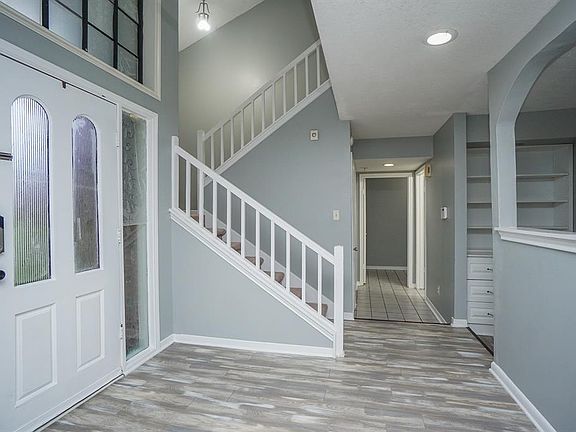 Freshly painted interior and low maintenance laminate flooring