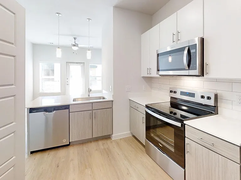 Park South — Photo 157
