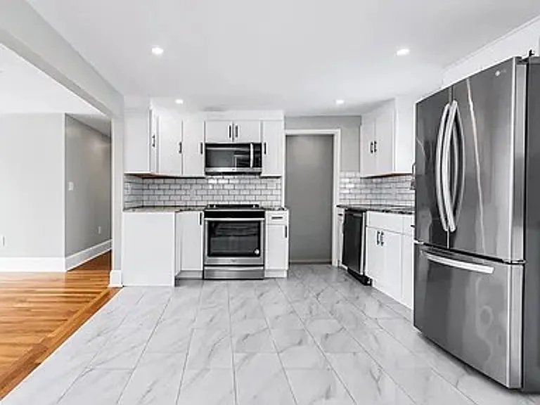 212 Cambridge Rd — Photo 9