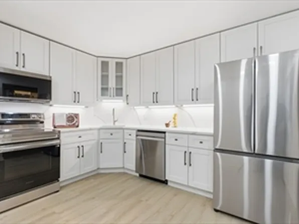 131 Coolidge Ave #122R, Watertown, MA 02472